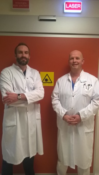 Im Rahmen eines Stipendiums der DGK informierte sich PD Dr. S. Dango von der Chirurgischen Universitätsklinik Göttingen Über minimal-invasive Therapiemöglichkeiten in der Proktologie, insbesondere die Laseroperationen. Im Rahmen eines Stipendiums der DGK informierte sich PD Dr. S. Dango von der Chirurgischen Universitätsklinik Göttingen Über minimal-invasive Therapiemöglichkeiten in der Proktologie, insbesondere die Laseroperationen.